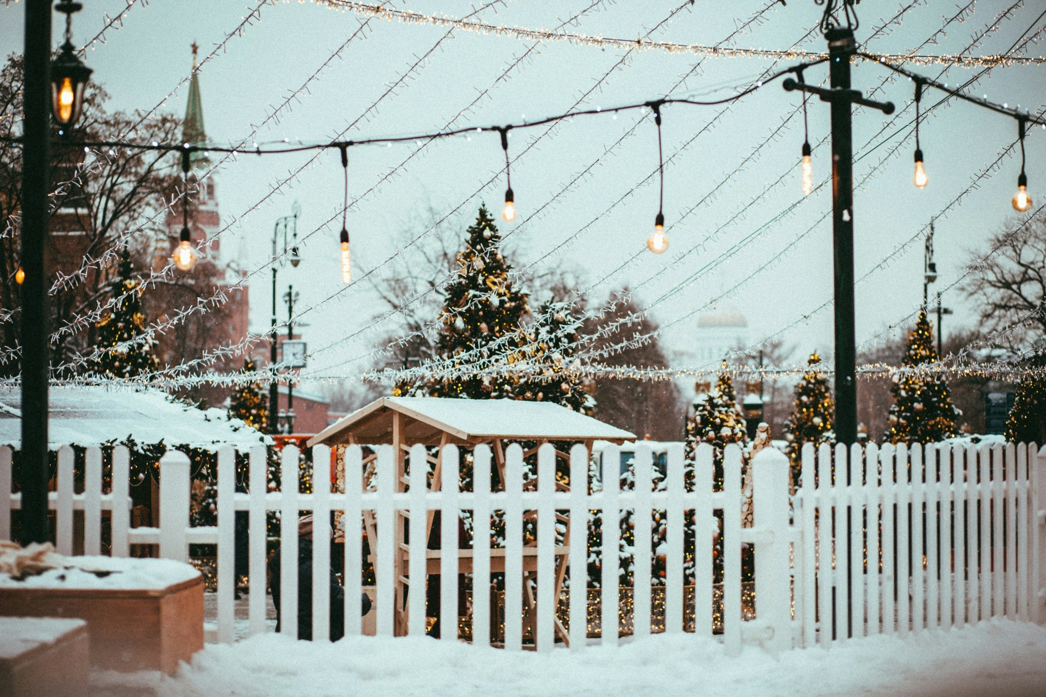 Weihnachtliche Terrasse gestalten – Tipps & Tricks!